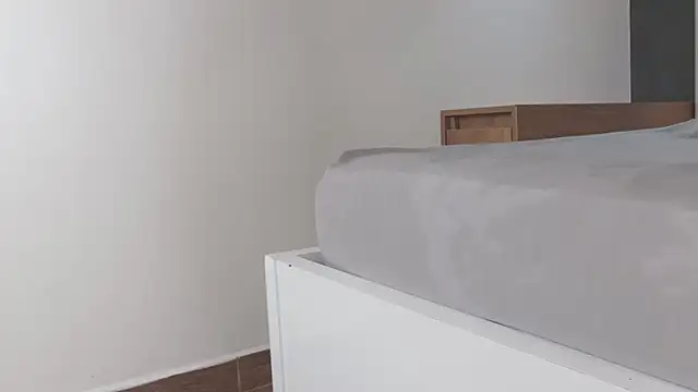 RiriiBrunette   online show from December 15, 9:20 pm