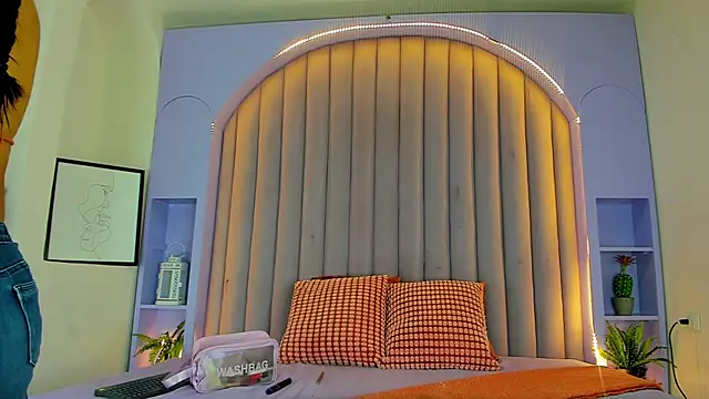 RiriiBrunette   online show from October 27, 7:37 pm