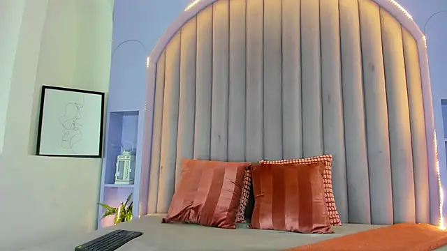 RiriiBrunette   online show from October 24, 7:57 pm