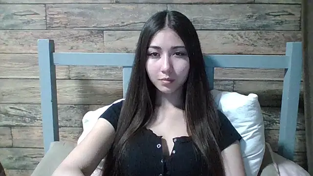 Virginia Hicks online show from September 17, 5:37 pm