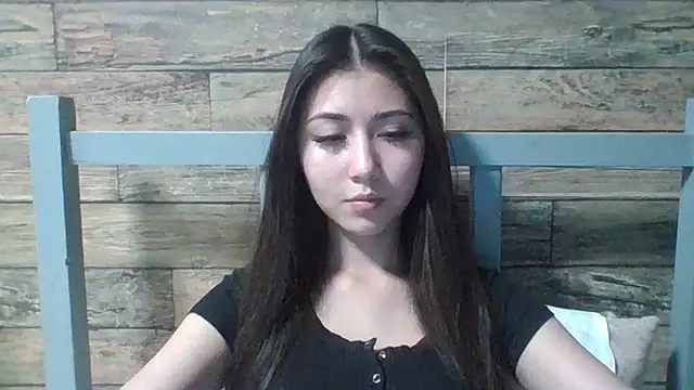 Virginia Hicks online show from October 5, 5:36 pm