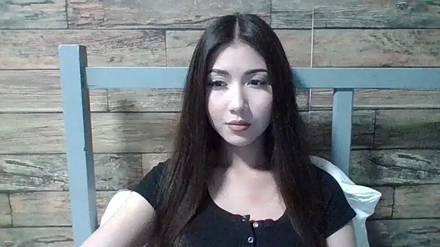 Virginia Hicks online show from October 9, 3:23 pm