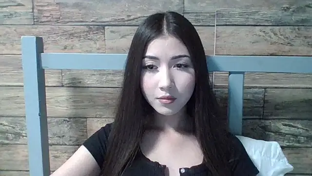 Virginia Hicks online show from October 10, 1:34 pm