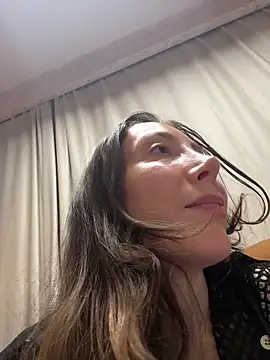 HellaryTourent online show from February 10, 5:34 pm