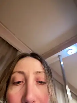 HellaryTourent online show from February 6, 5:42 pm