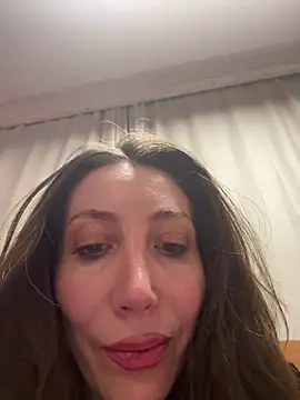 HellaryTourent online show from March 4, 5:10 pm