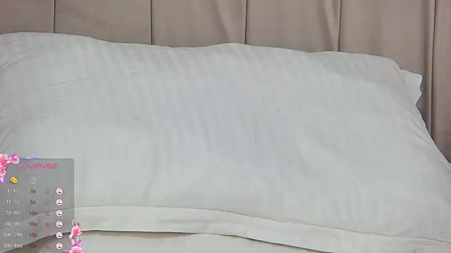 EmilyNovaa online show from May 18, 6:34 pm