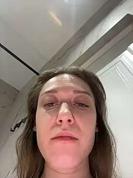 Bambi-Live online show from February 4, 7:09 pm