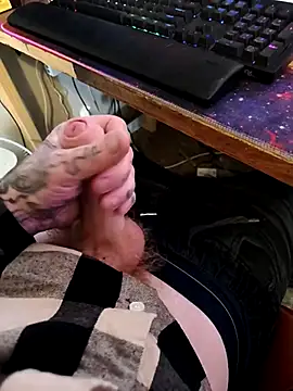 WTCMclovin online show from December 19, 8:44 pm