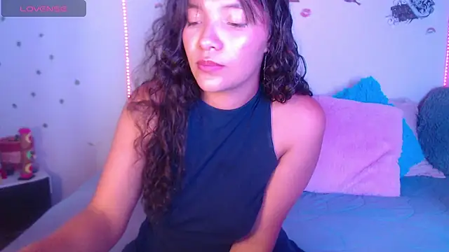 mia blue01 online show from September 14, 9:37 pm