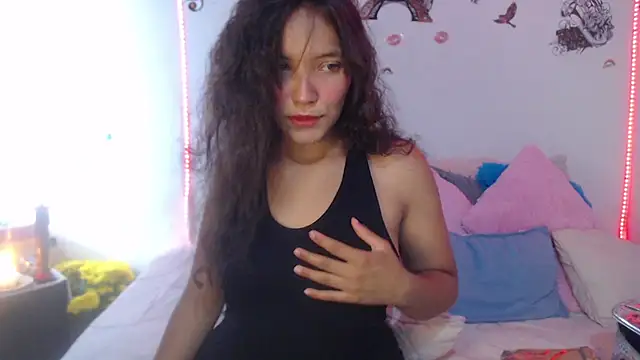 mia blue01 online show from September 28, 4:25 pm