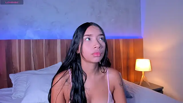 Snapshot of MissPocahontass chatting on November 15, 12:09 pm MissPocahontass online show from November 15, 12:09 pm