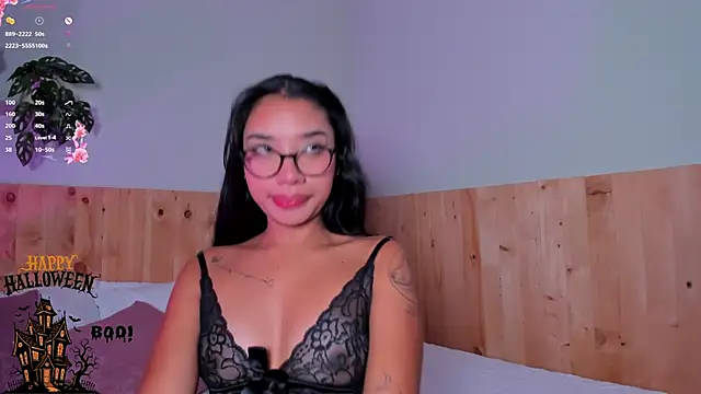 Snapshot of MissPocahontass chatting on October 28, 11:20 am MissPocahontass online show from October 28, 11:20 am