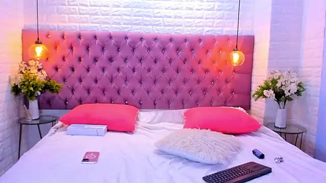 amber sparkle online show from September 18, 12:52 pm