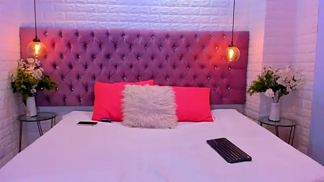 amber sparkle online show from September 22, 12:33 pm