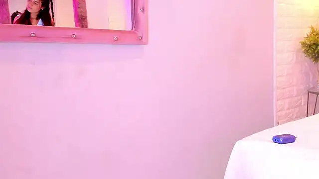 amber sparkle online show from October 14, 12:50 pm