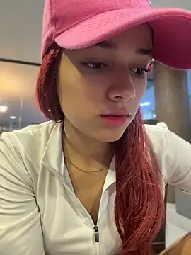 Snapshot of amber_sparkle chatting on July 18, 12:36 pm amber sparkle online show from July 18, 12:36 pm