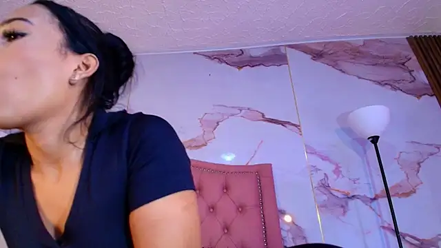 Snapshot of AlyaThompson chatting on February 15, 4:24 am AlyaThompson online show from February 15, 4:24 am