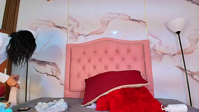 AlyaThompson online show from May 9, 4:05 am