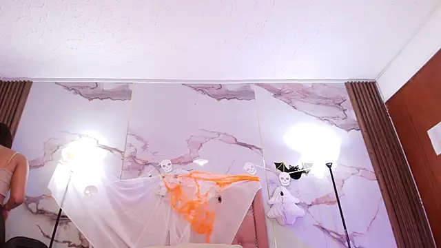 AlyaThompson online show from October 28, 3:40 am