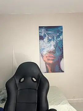 Snapshot of chloekitty69 chatting on November 24, 11:32 am chloekitty69 online show from November 24, 11:32 am