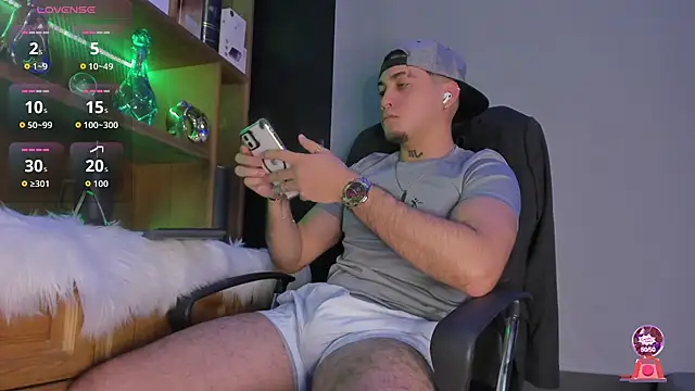 Snapshot of Gael_williams1 chatting on November 5, 8:23 pm Gael williams1 online show from November 5, 8:23 pm