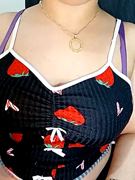 Snapshot of Queen-15 chatting on November 29, 2:55 am Queen-15 online show from November 29, 2:55 am