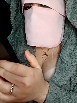 Queen-15 online show from December 17, 8:19 am