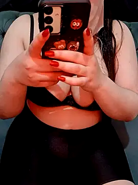 Queen-15 online show from April 5, 9:32 pm