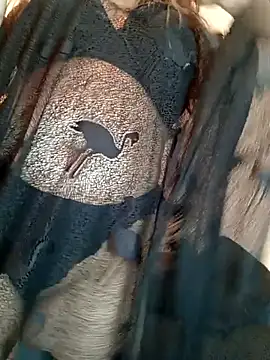 Snapshot of Queen-15 chatting on February 1, 12:20 am Queen-15 online show from February 1, 12:20 am