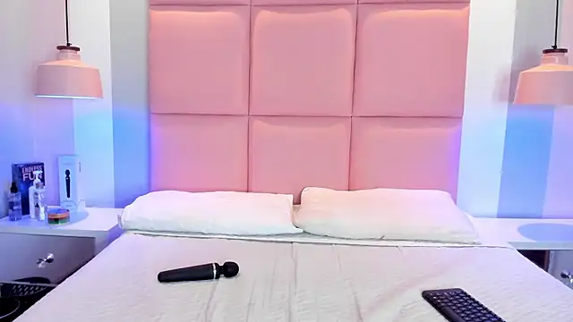 JulianaValencia online show from December 1, 10:32 pm