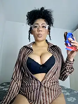 Snapshot of Yerystar chatting on February 20, 1:13 am Yerystar online show from February 20, 1:13 am