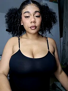 Snapshot of Yerystar chatting on February 19, 3:25 am Yerystar online show from February 19, 3:25 am