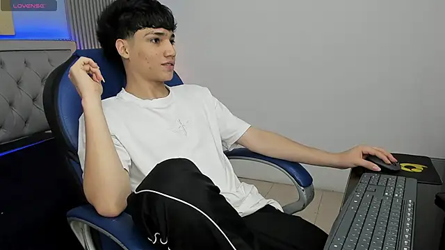 SamBlack  online show from May 20, 12:24 pm