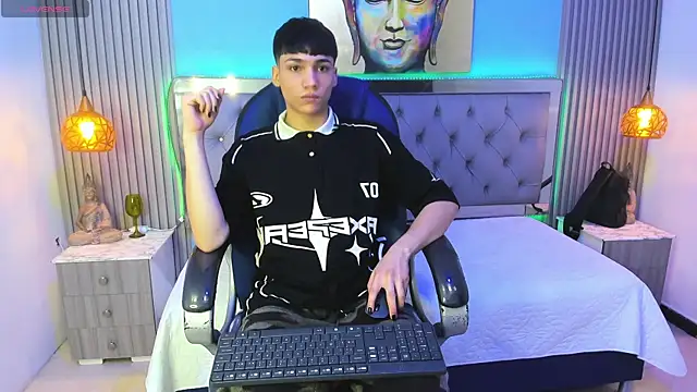 Snapshot of SamBlack_ chatting on July 1, 1:00 pm SamBlack online show from July 1, 1:00 pm