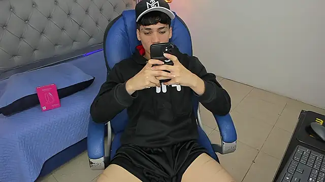SamBlack  online show from March 20, 1:01 pm