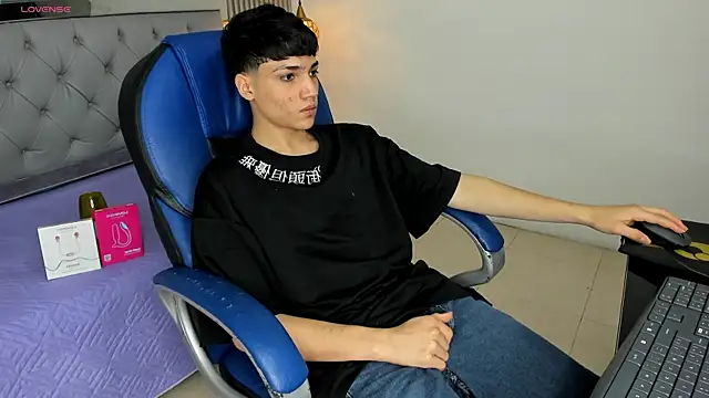 SamBlack  online show from April 14, 4:01 pm