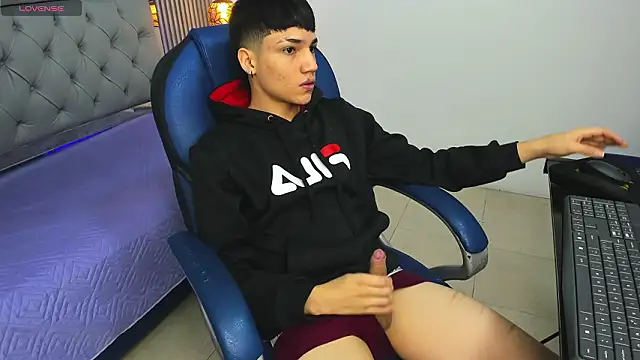 Snapshot of SamBlack_ chatting on February 4, 12:22 pm SamBlack online show from February 4, 12:22 pm