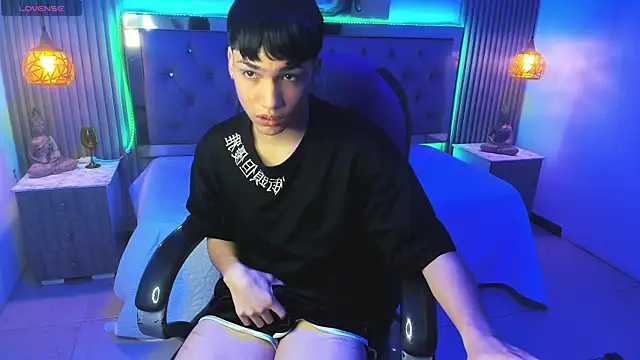 Snapshot of SamBlack_ chatting on June 25, 12:54 pm SamBlack online show from June 25, 12:54 pm