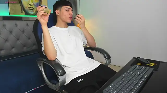 Snapshot of SamBlack_ chatting on July 6, 1:07 pm SamBlack online show from July 6, 1:07 pm