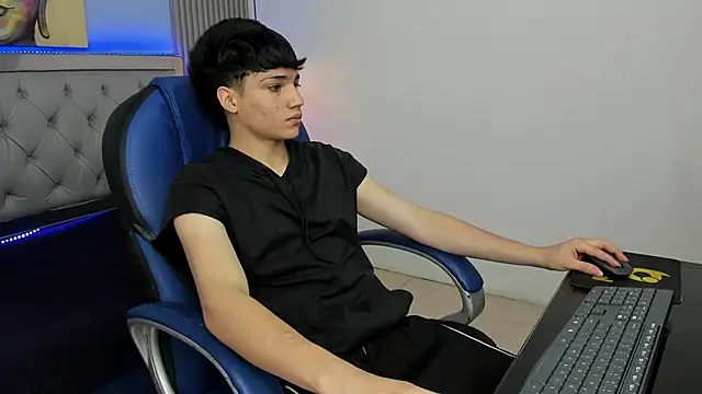 SamBlack  online show from May 13, 7:54 pm