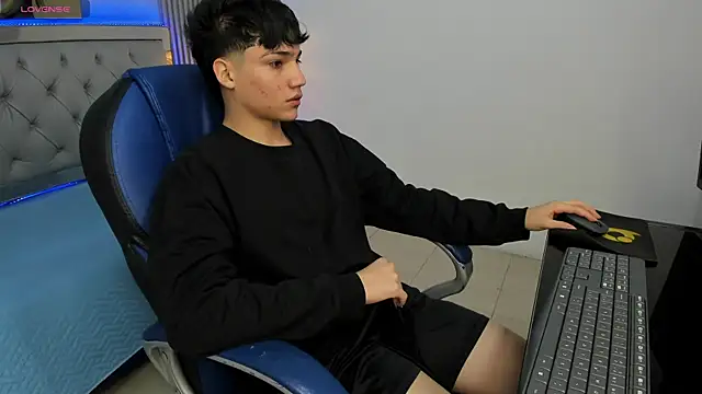 SamBlack  online show from May 1, 1:27 pm