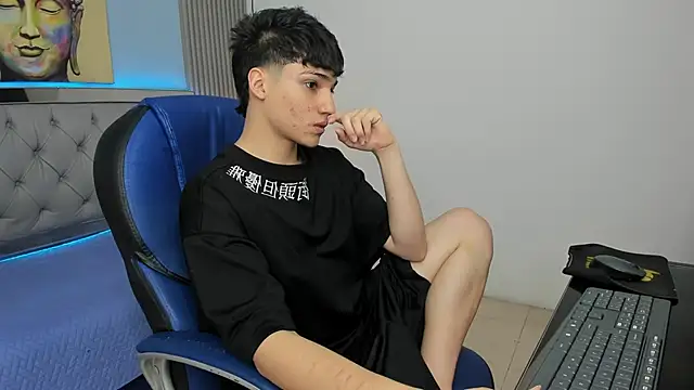 SamBlack  online show from May 4, 8:22 pm