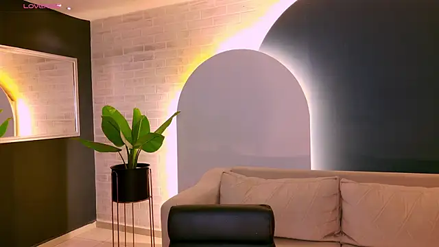 AgathaKondo  online show from November 3, 8:23 pm