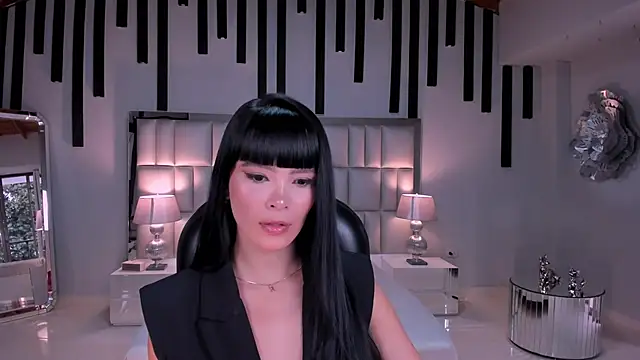 Snapshot of AgathaKondo_ chatting on June 5, 10:26 pm AgathaKondo online show from June 5, 10:26 pm