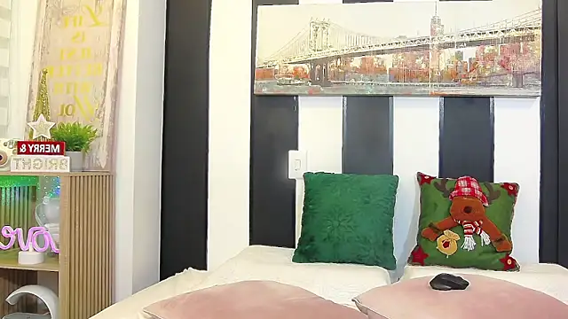 ParisRoux online show from December 13, 8:04 pm