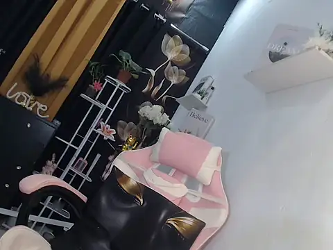 Snapshot of miss_ning chatting on June 13, 5:49 am miss ning online show from June 13, 5:49 am