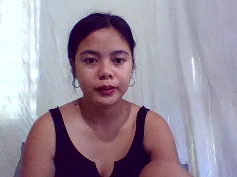 Snapshot of sweet_heaven00 chatting on October 3, 12:14 am sweet heaven00 online show from October 3, 12:14 am
