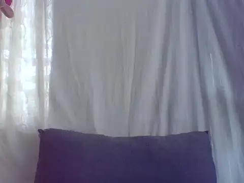 Snapshot of sweet_heaven00 chatting on October 8, 1:51 am sweet heaven00 online show from October 8, 1:51 am