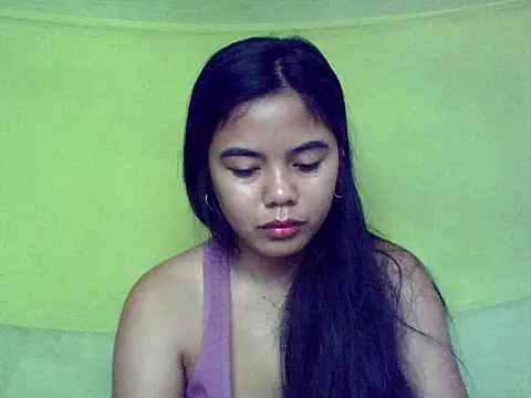 Snapshot of sweet_heaven00 chatting on October 15, 1:04 am sweet heaven00 online show from October 15, 1:04 am